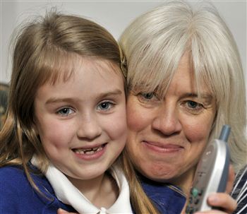 Nine-year-old receives bravery award hours before her mother’s funeral