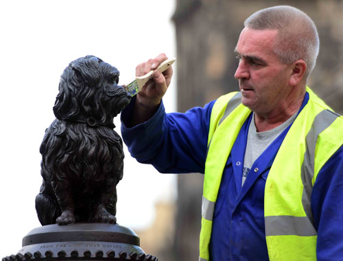 The statue of ScotlandÕs most famous dog, Greyfriars Bobby, is to get a facelift this week following a Facebook campaign that highlighted how the practice of rubbing the statueÕs nose for luck was wearing off the colour on his nose.