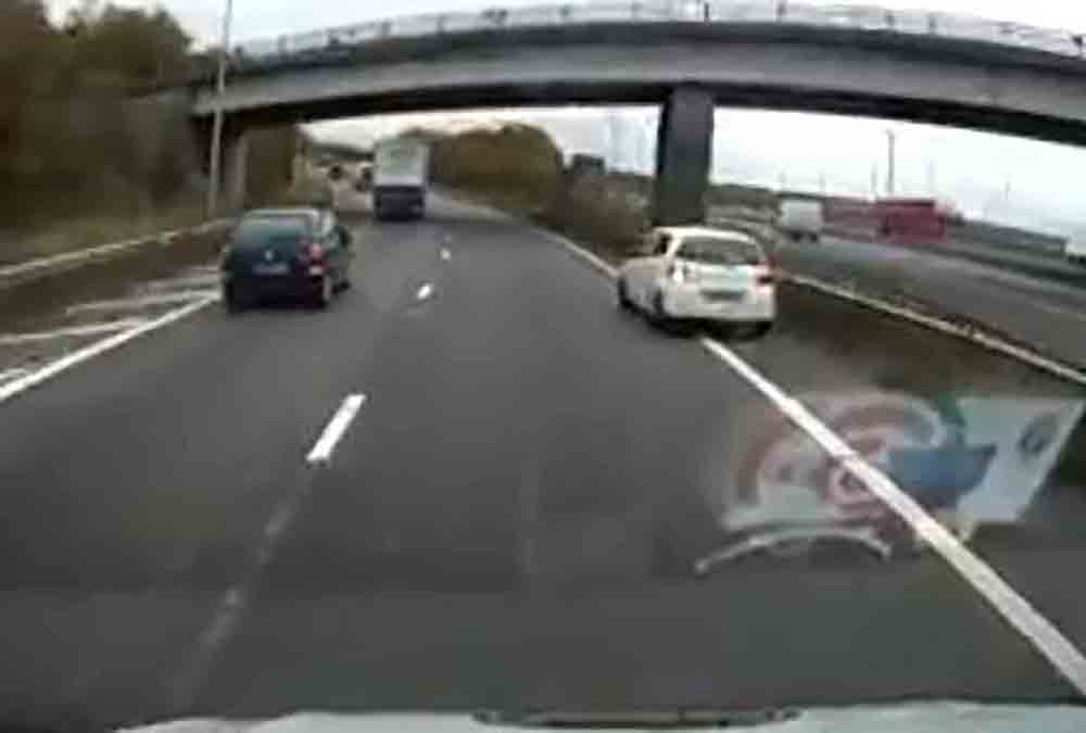 Car tries to reverse onto busy motorway -Dashcam Clips