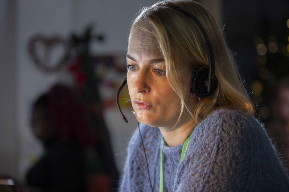 NSPCC call centre employee at work - Crime News Scotland