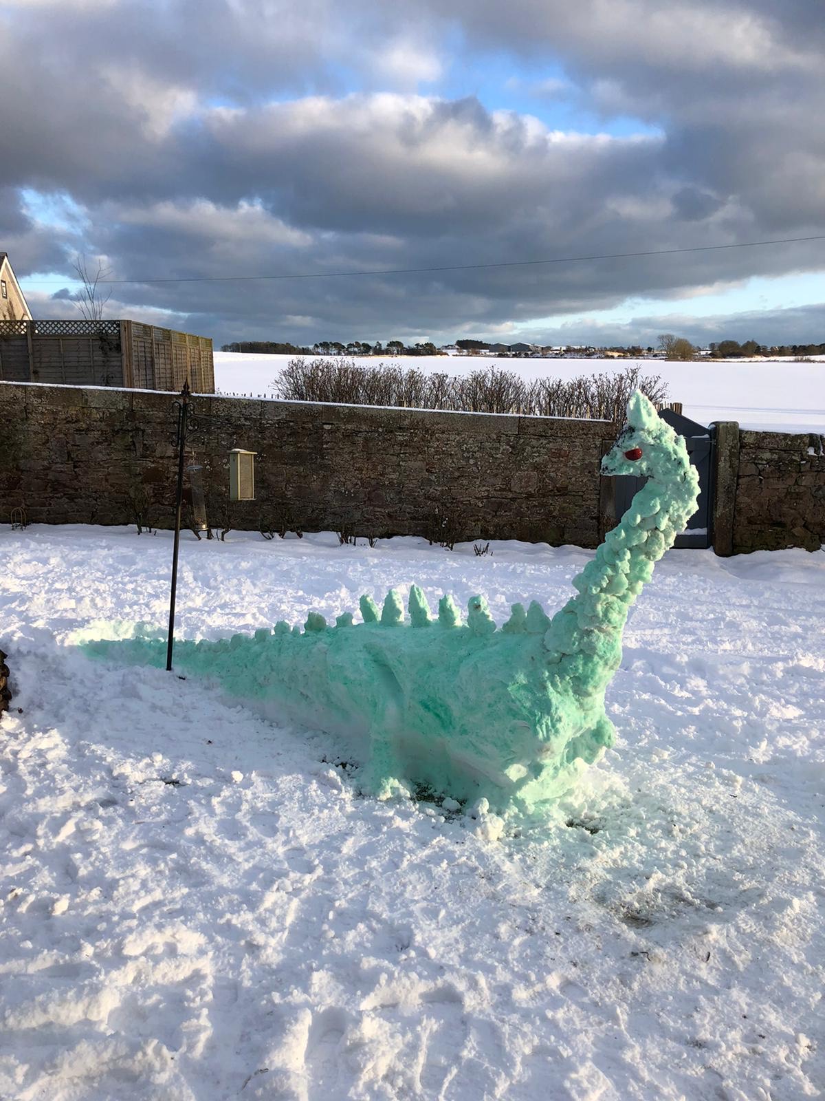 Snow dinosaur - Scottish News