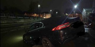 Police rescue taxi from canal - Police News UK