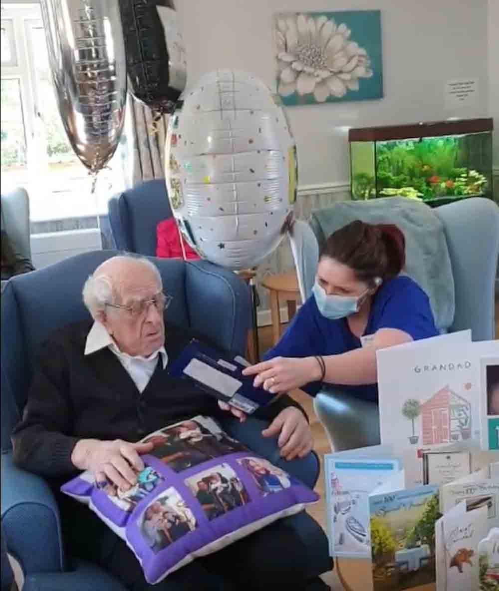 100 year old man celebrates birthday with over four hundred cards - UK News