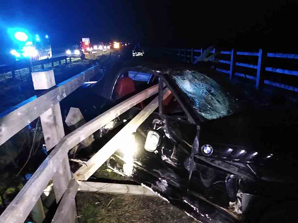 Images show horrifying crash that lucky driver managed to escape - Police News UK