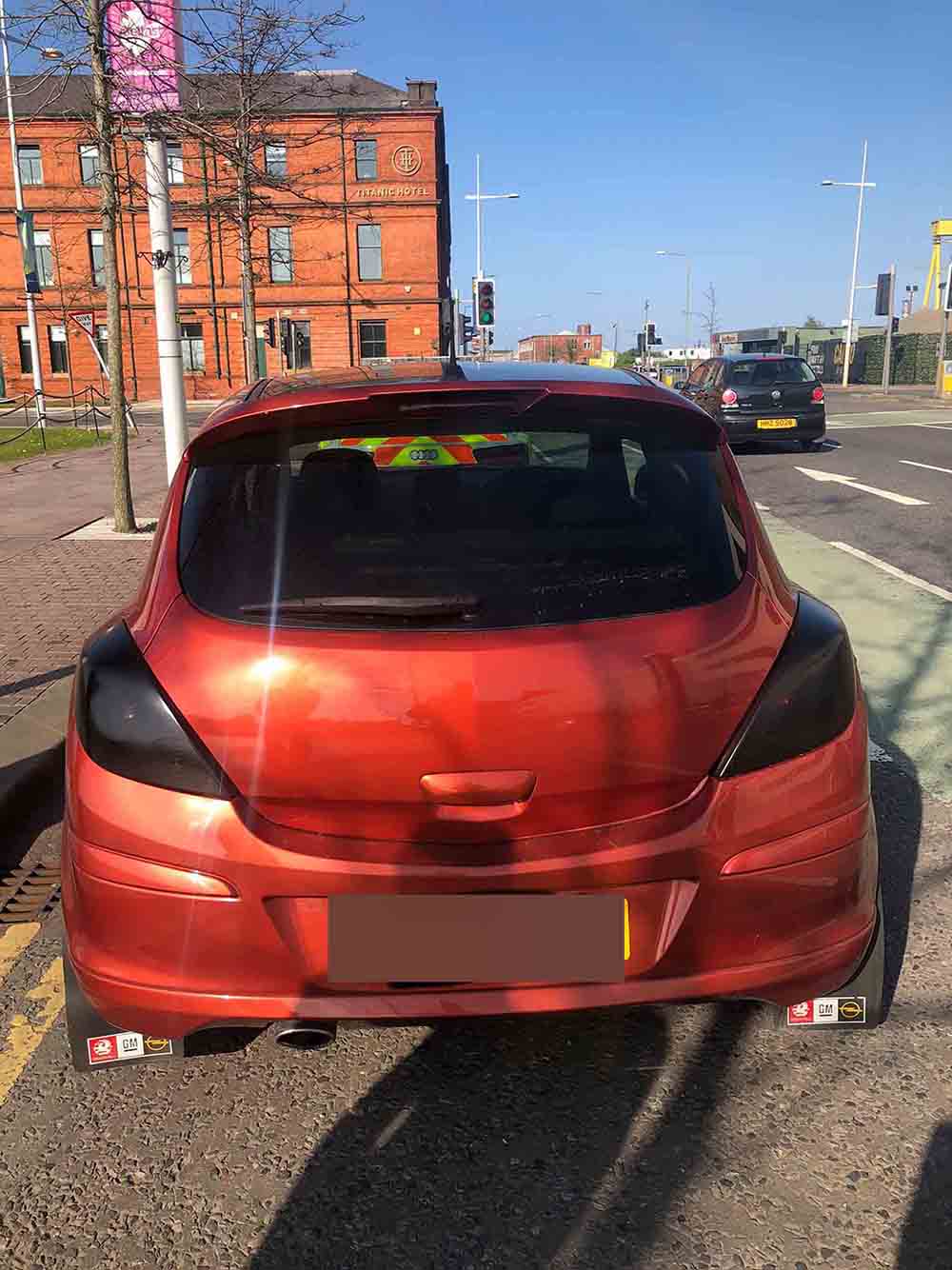 Police fine driver for spray painting tail lights - Police News