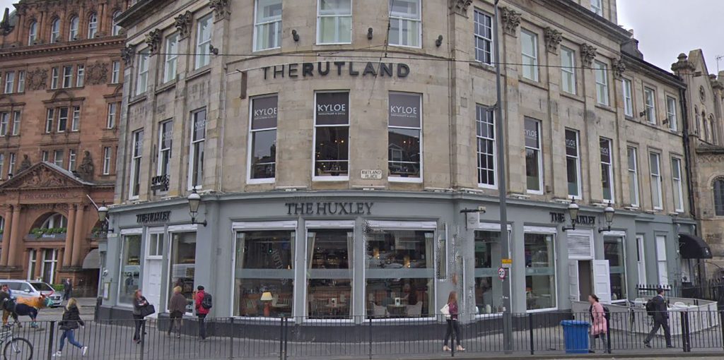 Drunk punter writes grovelling apology to Scots bar after being chased by bar staff - Scottish News