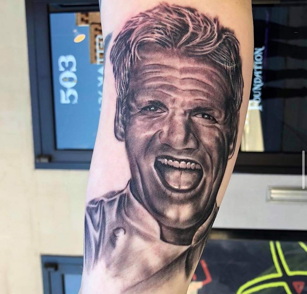 The realistic tattoo of the chef - Viral Video News UK 
