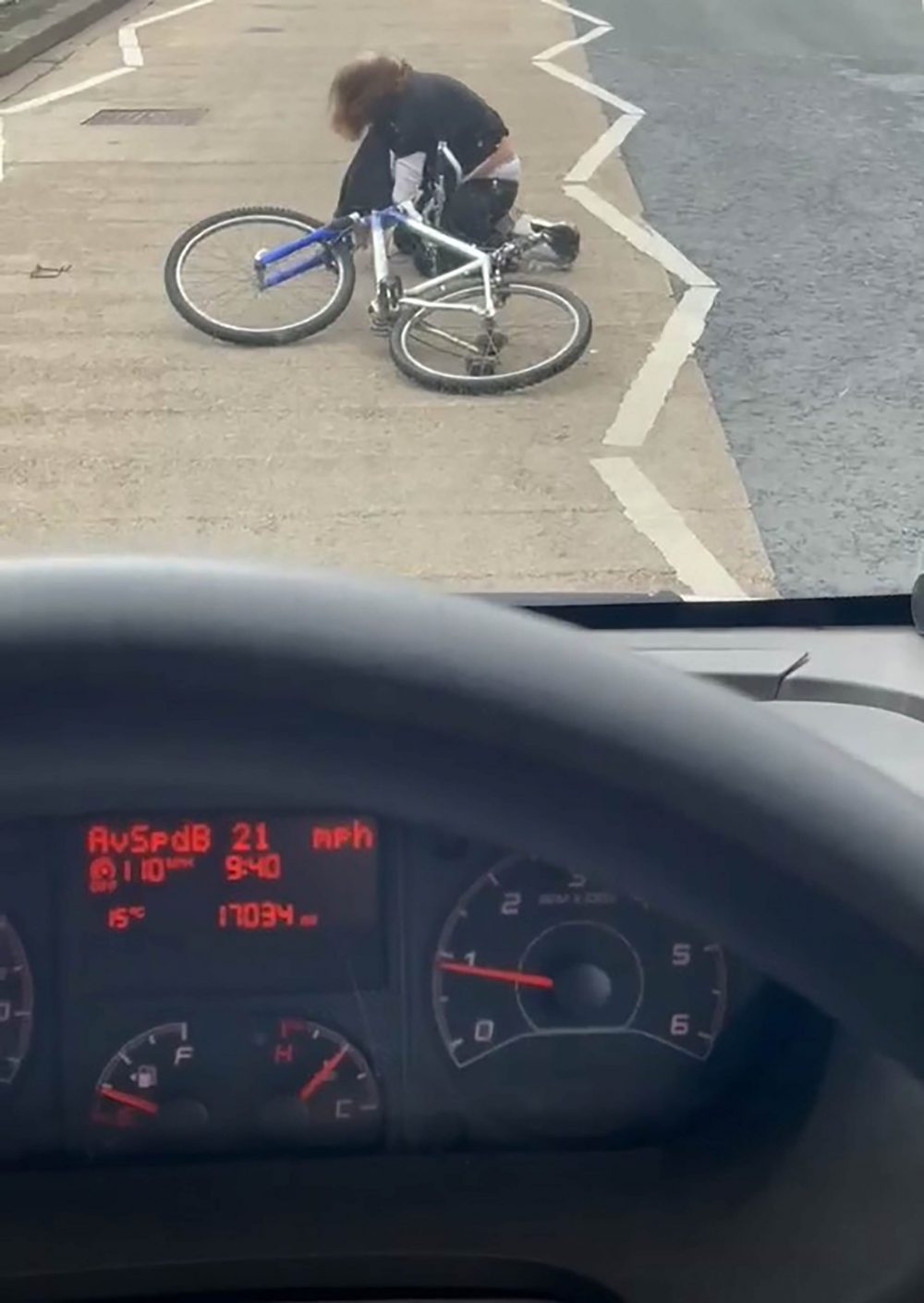 The cyclist sprawled on the pavement - Traffic News UK