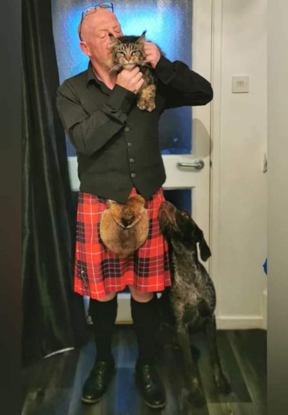 William and Wallace kilt - Animal News Scotland