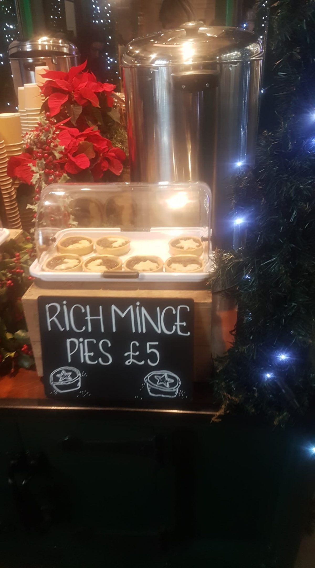 The £5 mince pies
