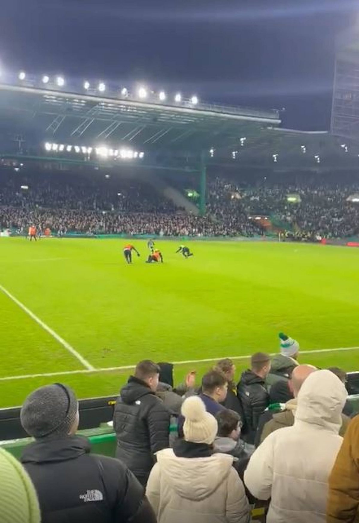 Celtic fans send stewards down