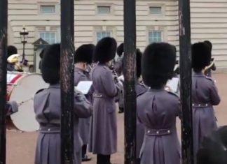 The Queen's Guard's tribute to Meat Loaf