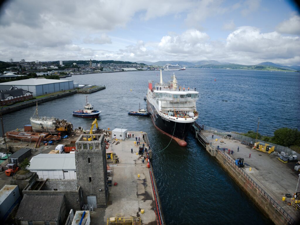 The MV Glen Sannox coming into a dock.