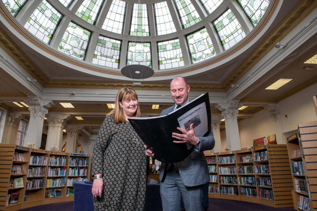 (L-R) Pamela Tulloch of Rutherglen library alongside Culture Minister Neil Gray.