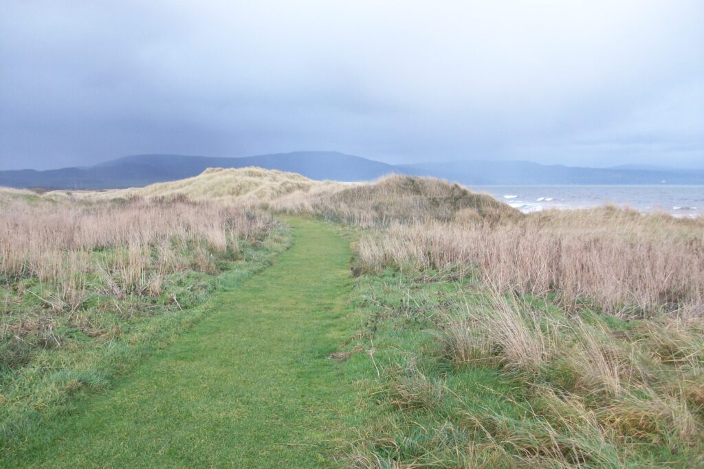 Walking path in Coul Links