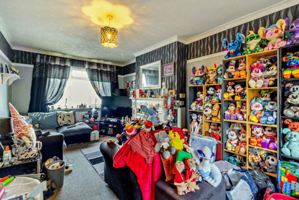 Living room filled with soft toys