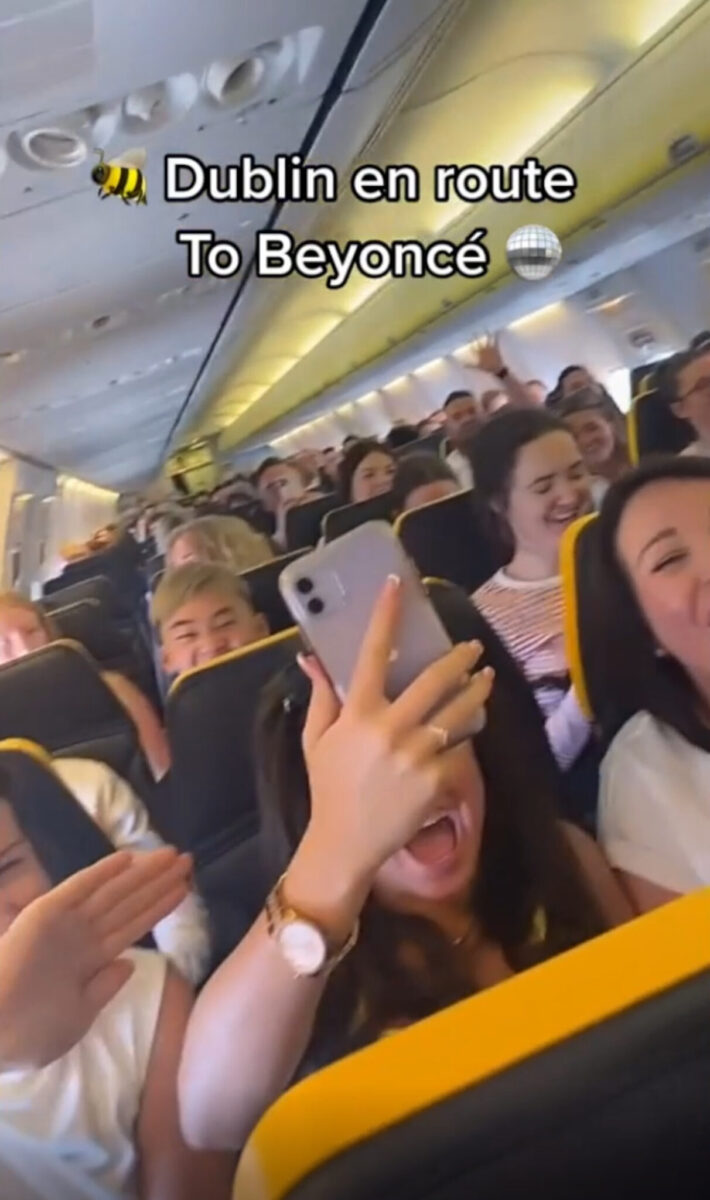 Ryanair flight is turned into a Beyonce concert at 30,000 feet