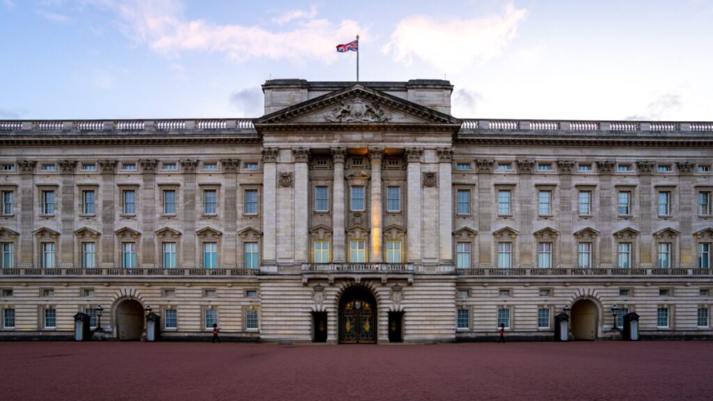 Front view of Buckingham Palace