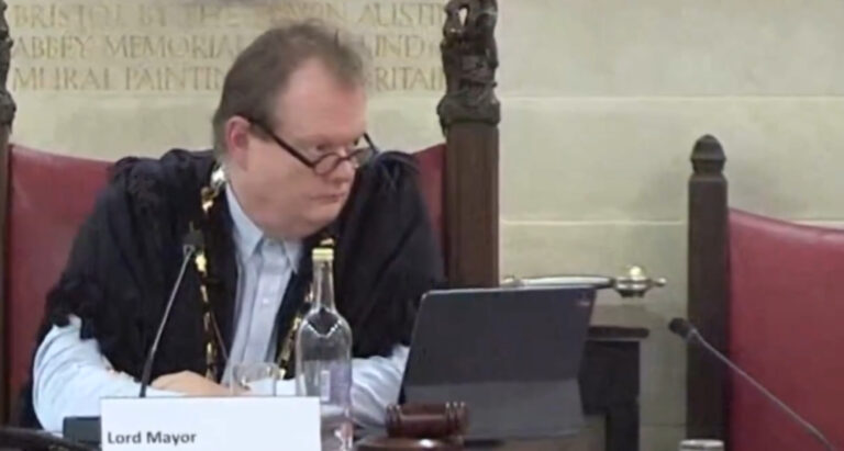 The Lord Mayor became very frustrated with the Councillor.