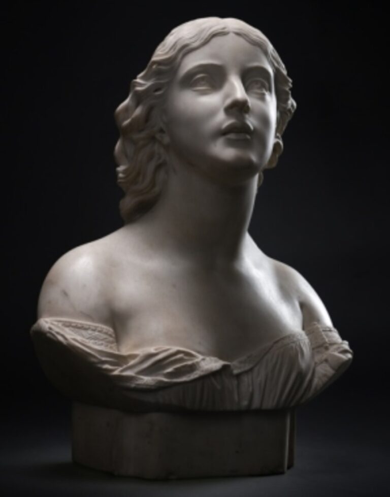 Marble bust by Amelia Robertson Hill that went up for auction for more than £22k.